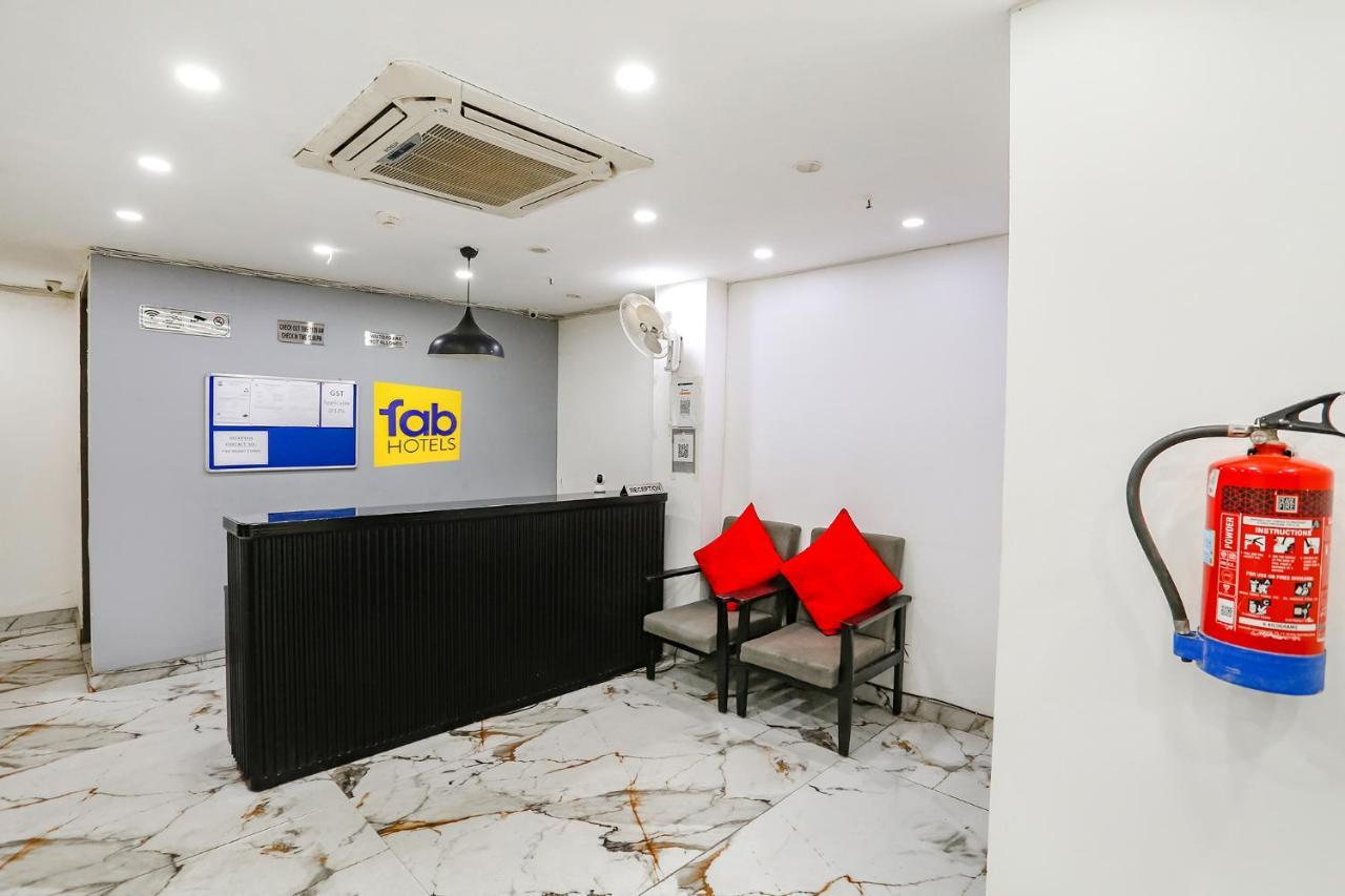 Fabhotel Vat - Meera Bagh Deli Exterior foto