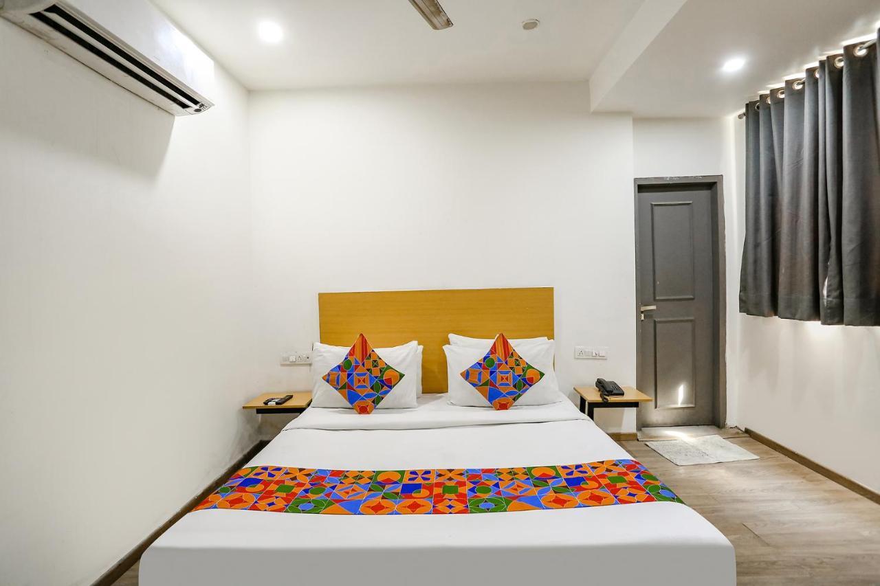 Fabhotel Vat - Meera Bagh Deli Exterior foto