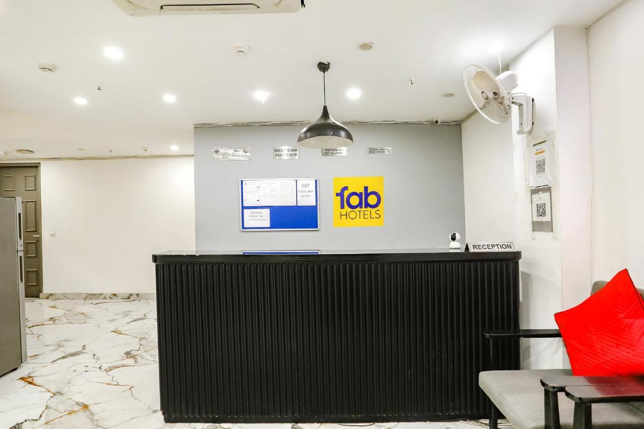 Fabhotel Vat - Meera Bagh Deli Exterior foto